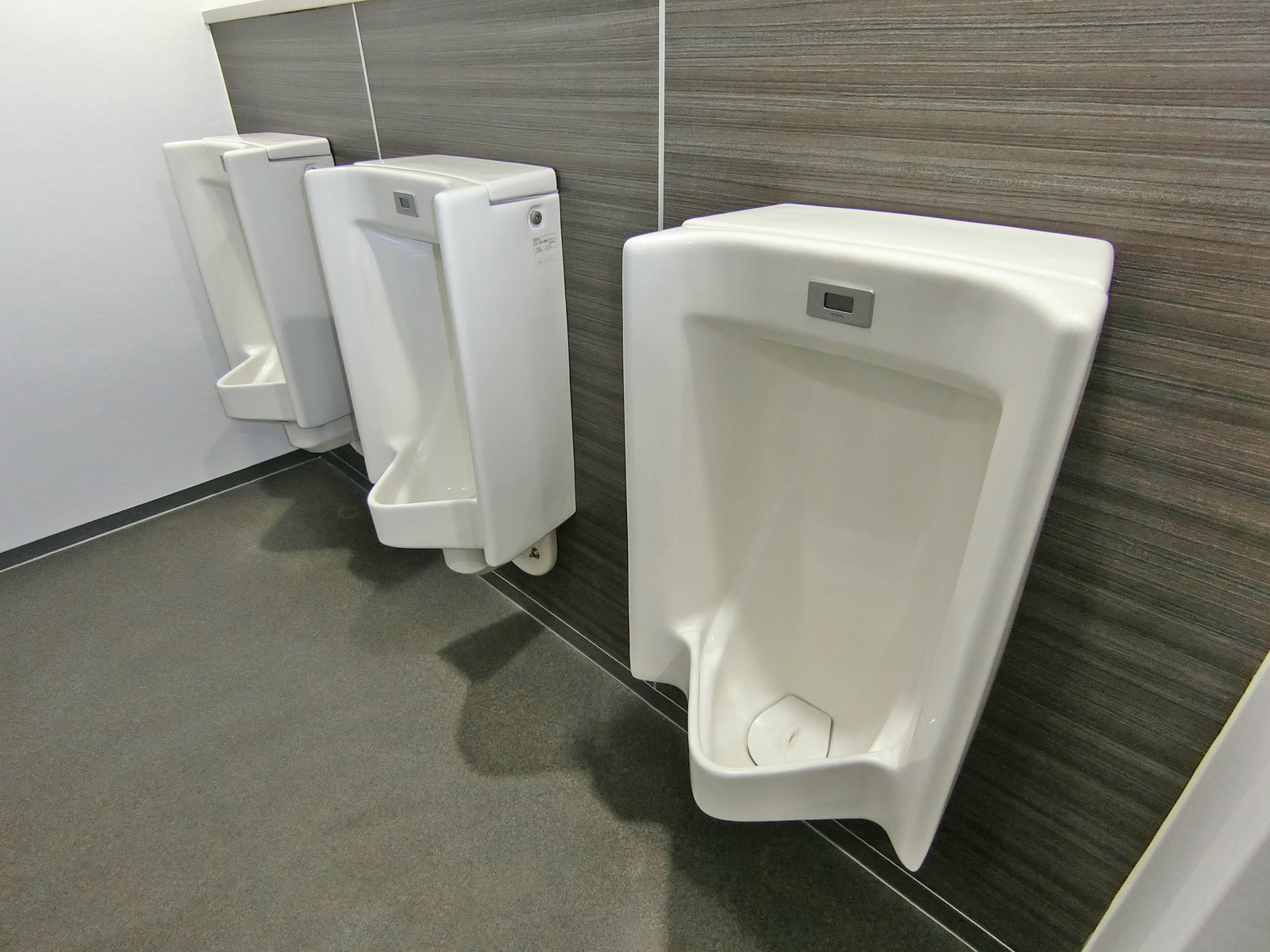 男性用トイレ