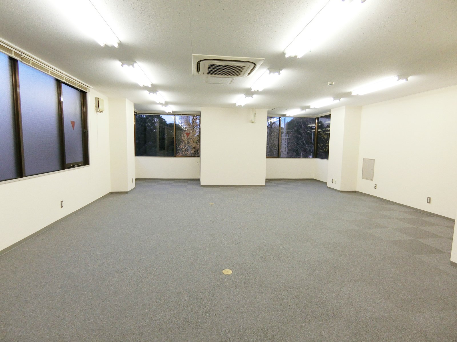 オフィス室内参考画像(4階)