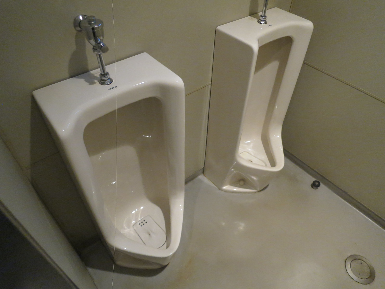 男性用トイレ