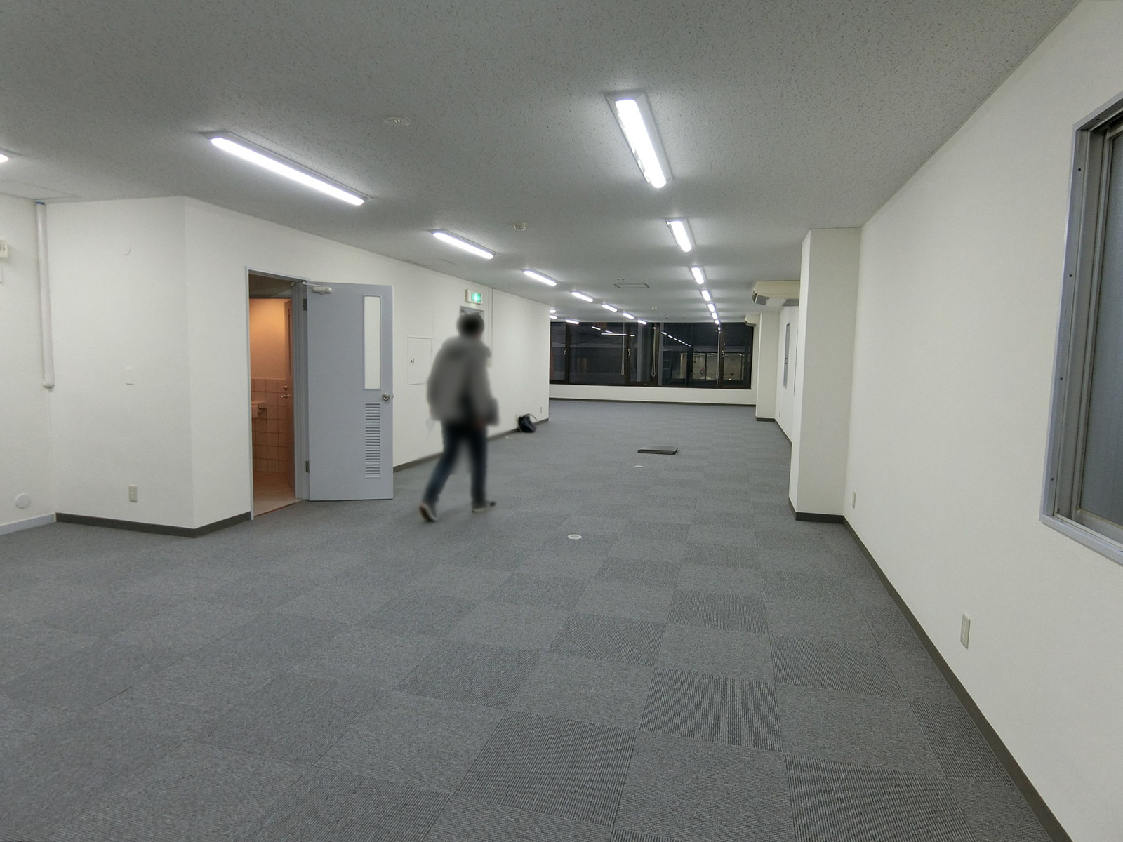 別角度の様子