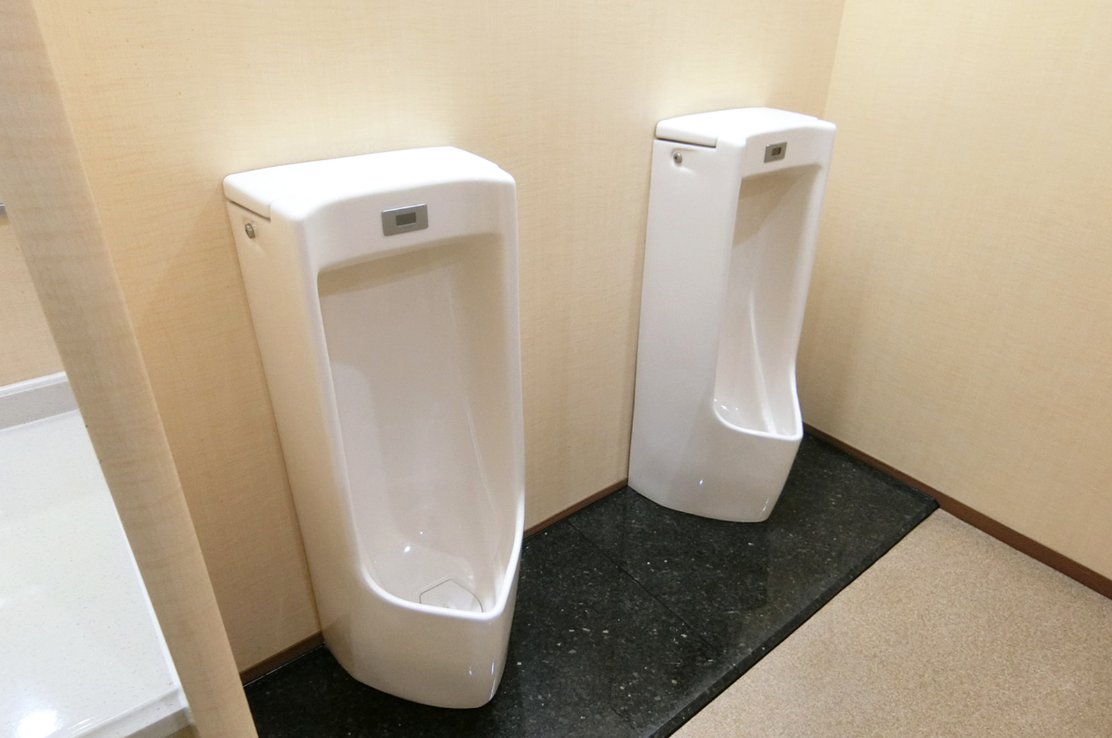 男性用トイレ