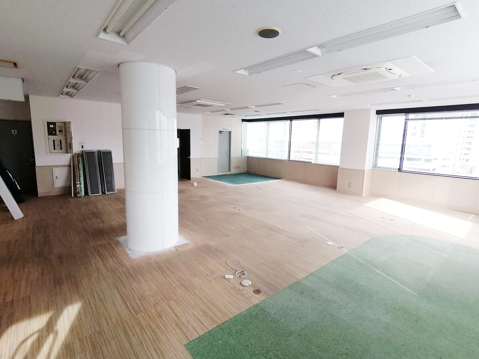オフィス室内参考画像