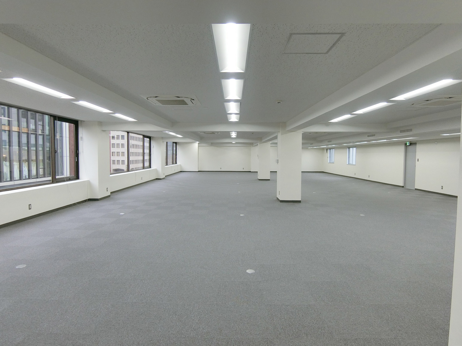 オフィス室内参考画像