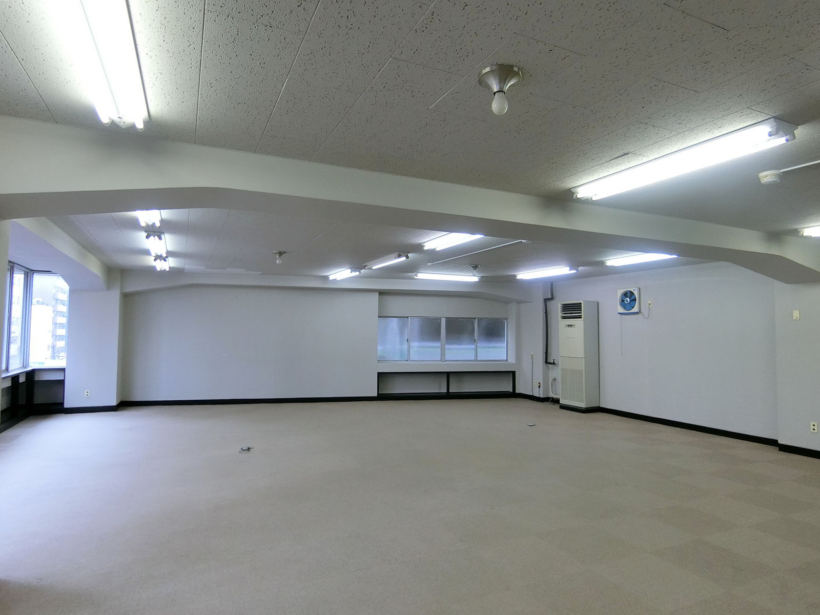 オフィス室内参考画像(4階)