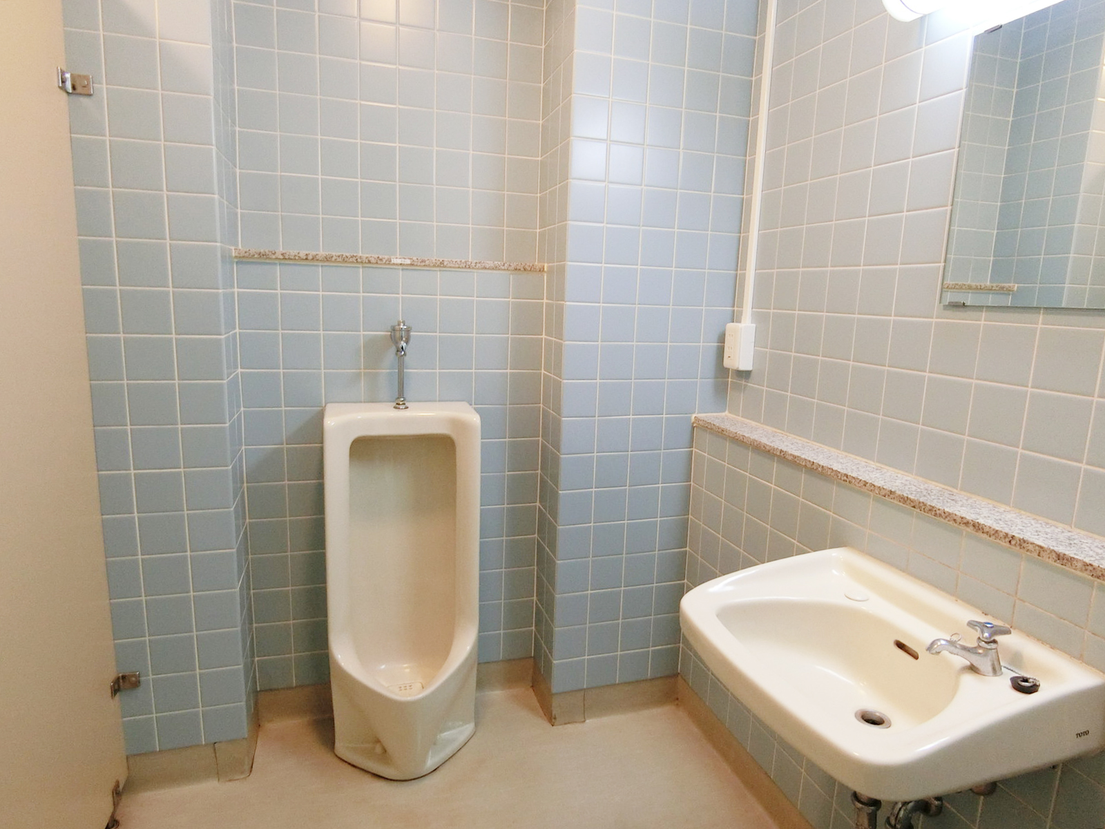 男性用トイレ