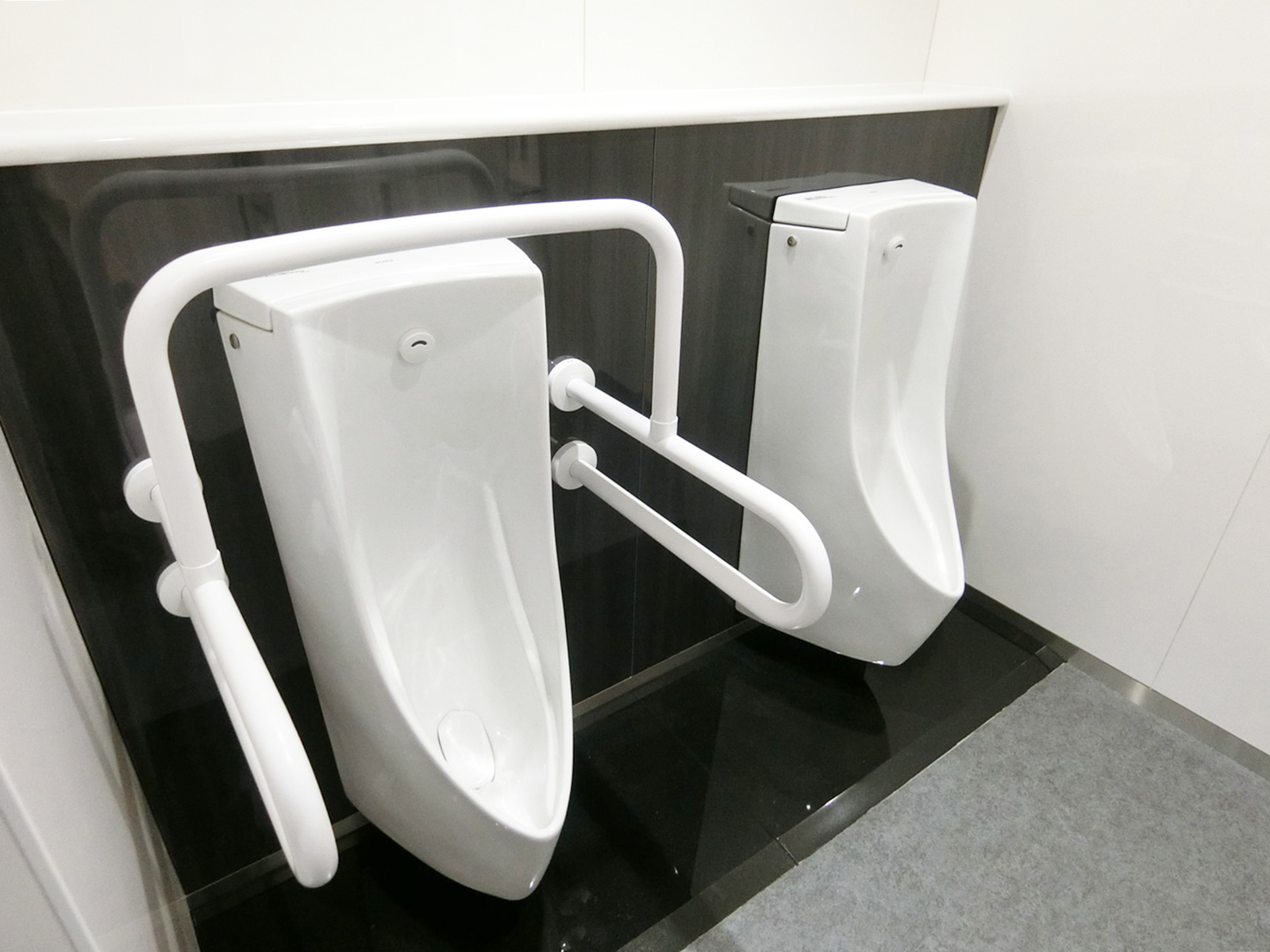 男性用トイレ
