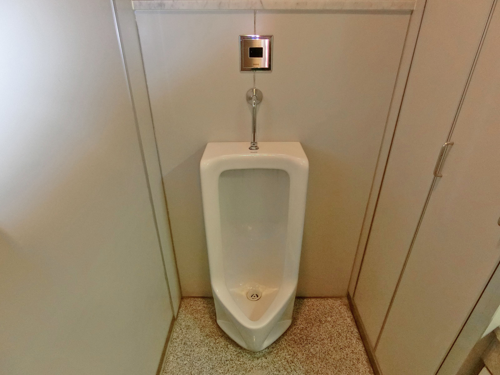 男性用トイレ