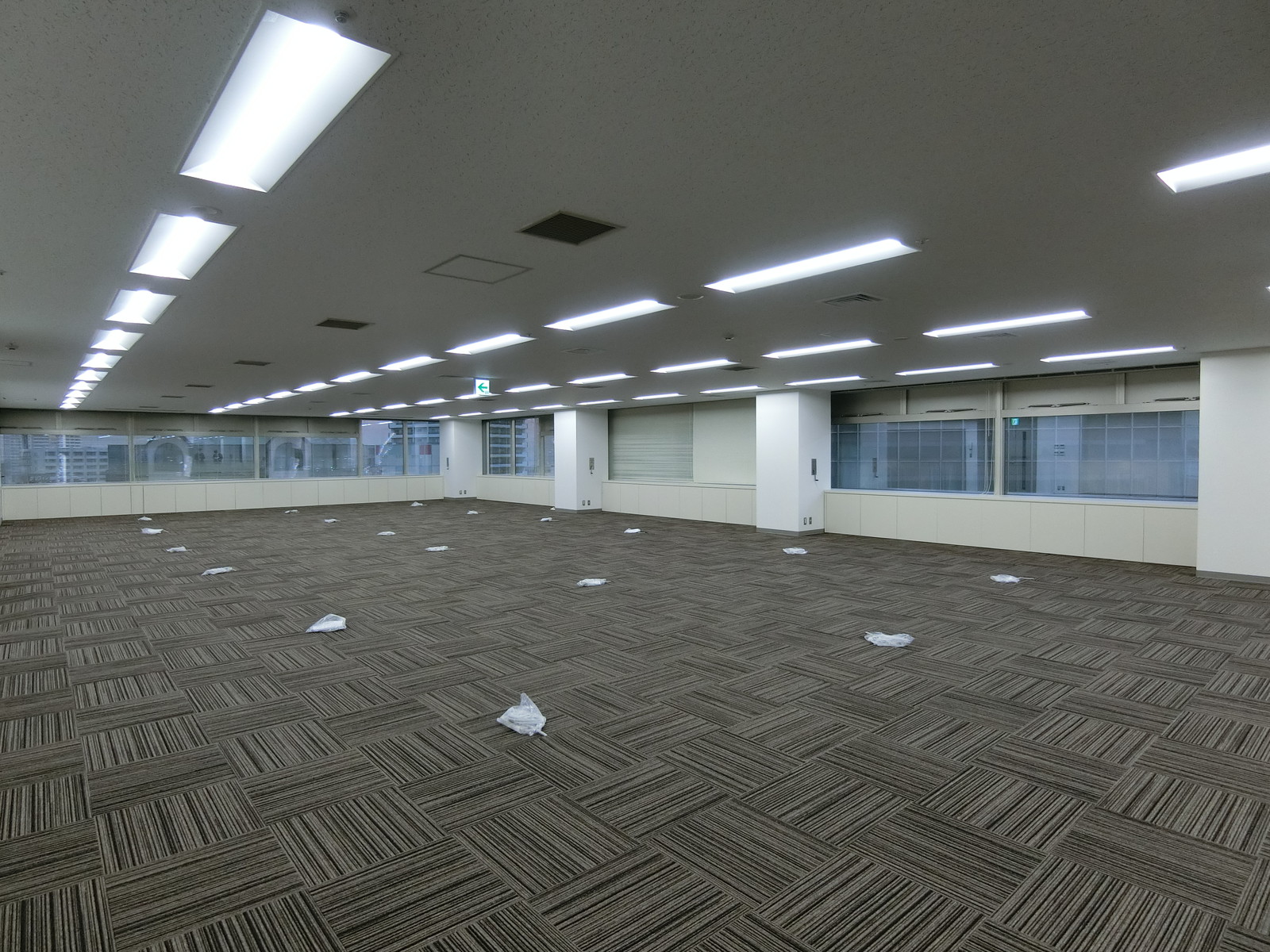 オフィス室内参考画像