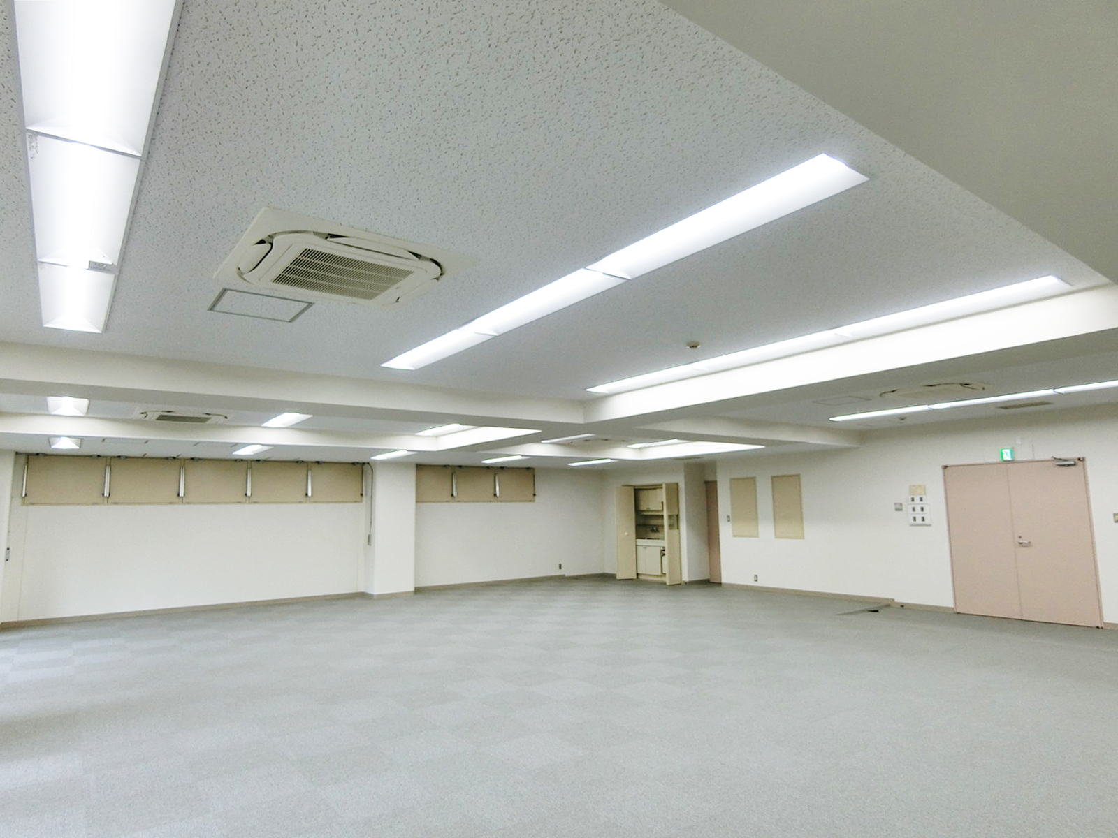 別角度の様子