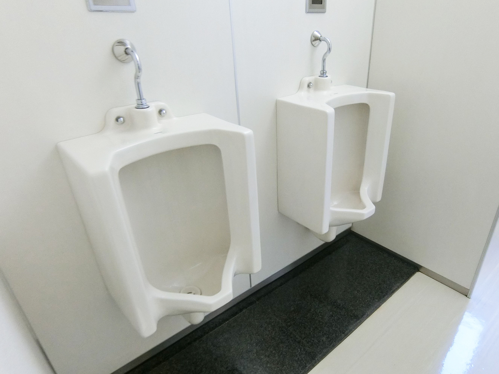 男性用トイレ