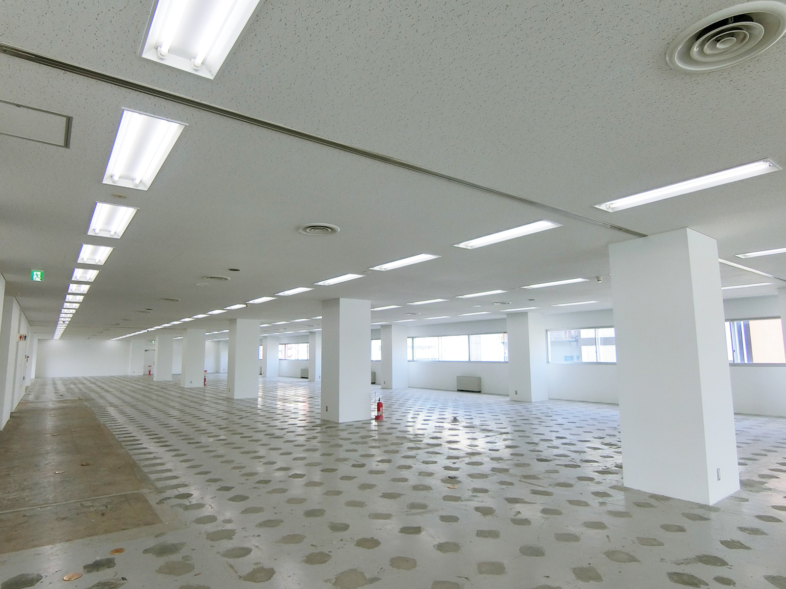 オフィス室内参考画像(4階)