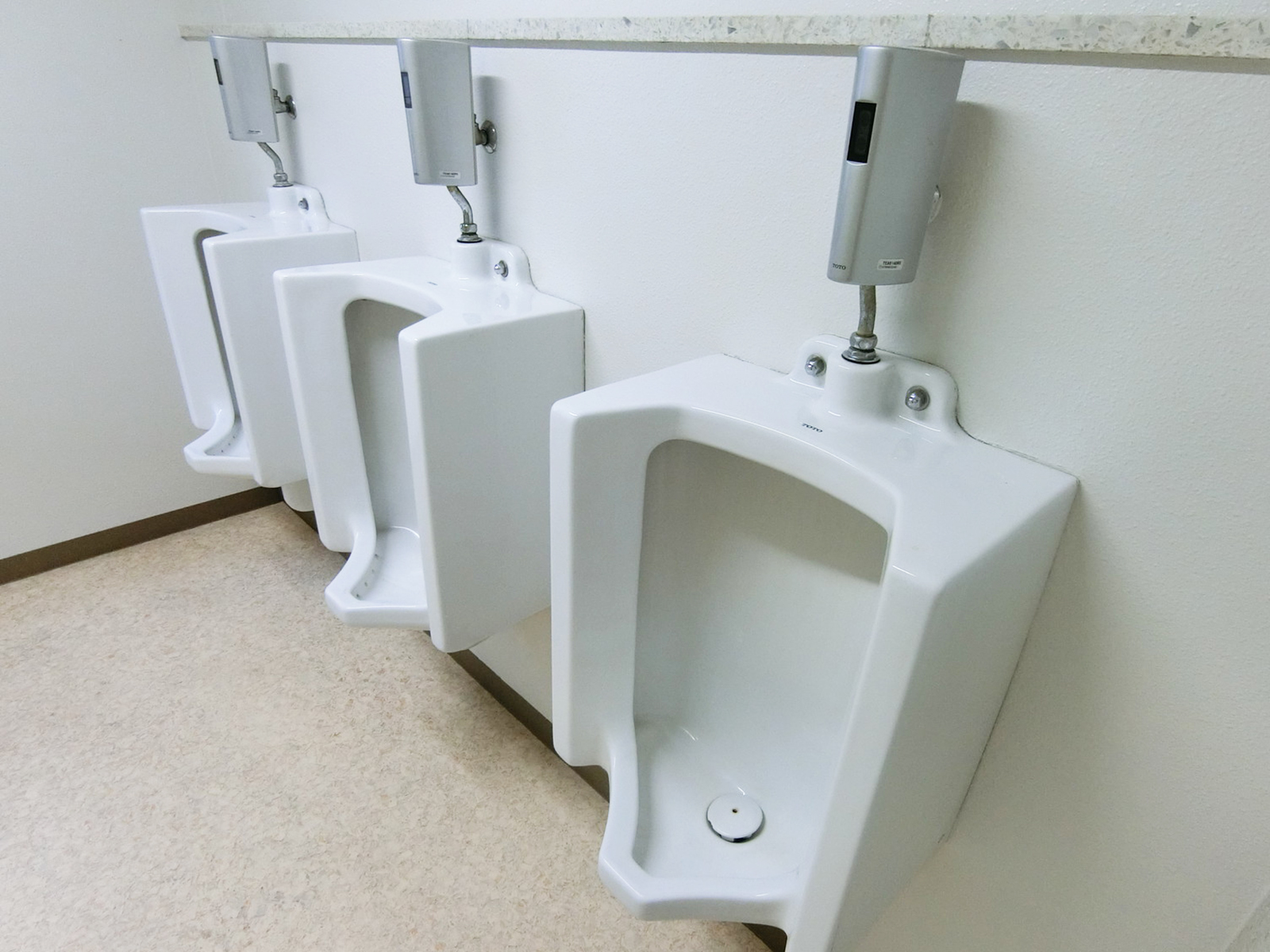 男性用トイレ