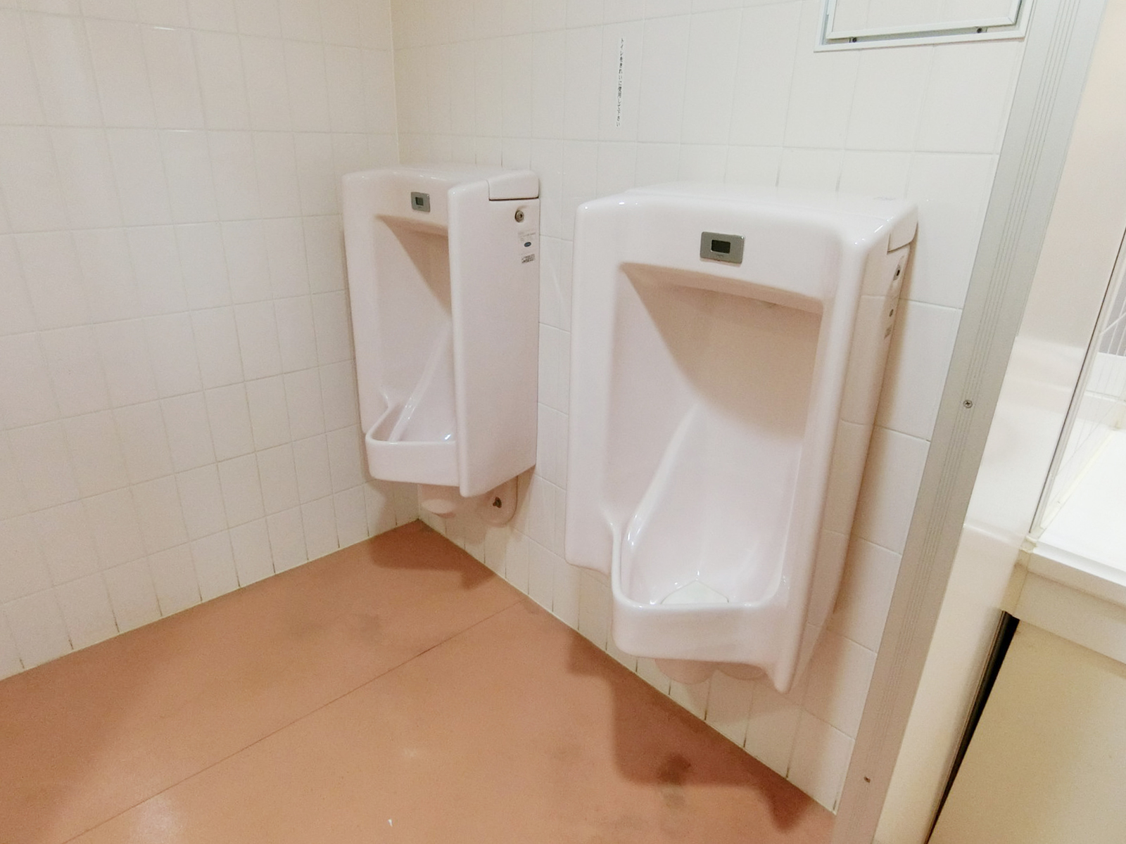 男性用トイレ