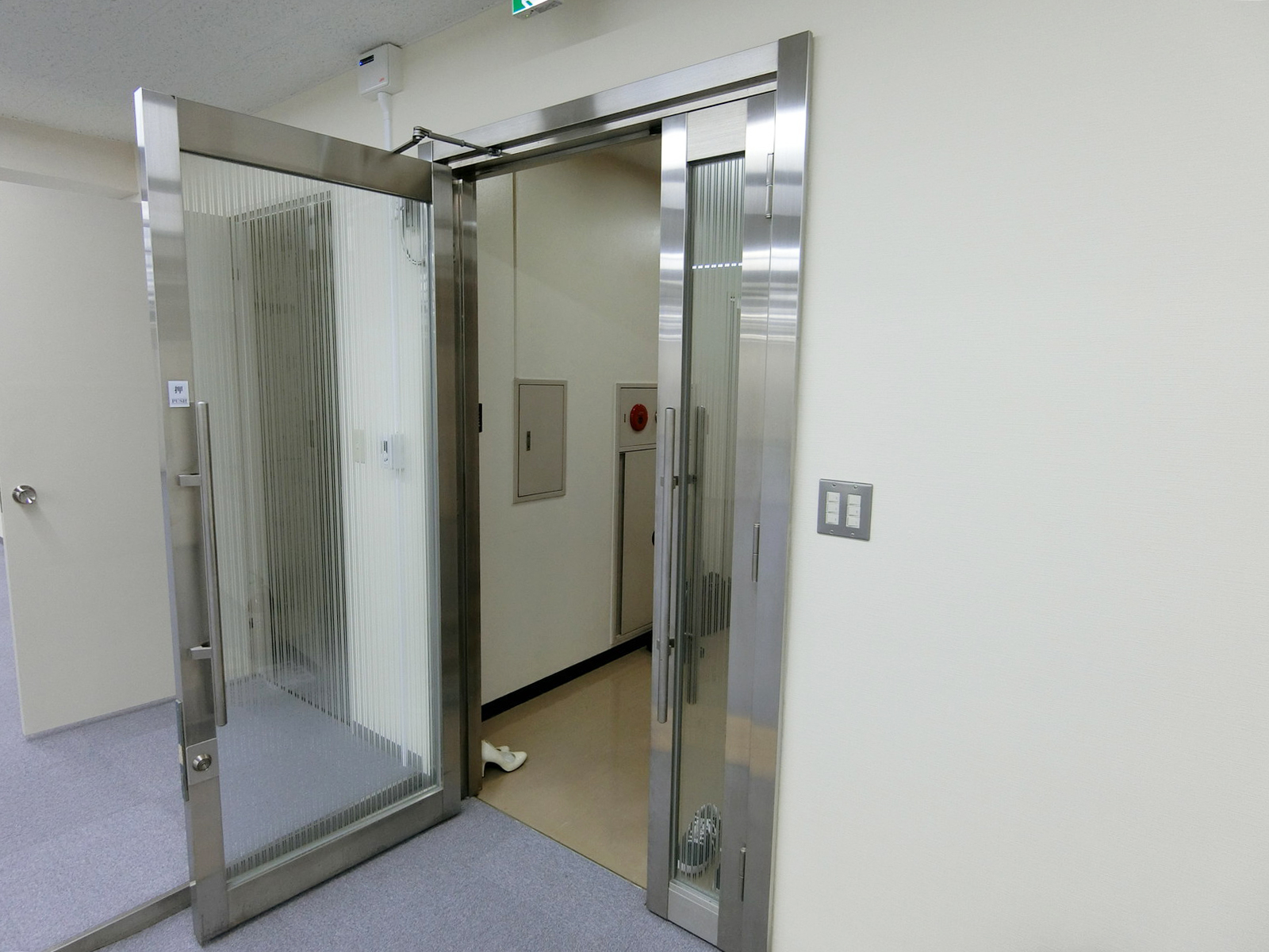 貸室出入り口