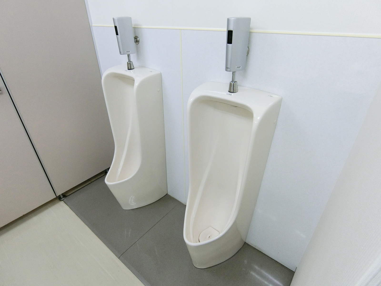 男性用トイレ