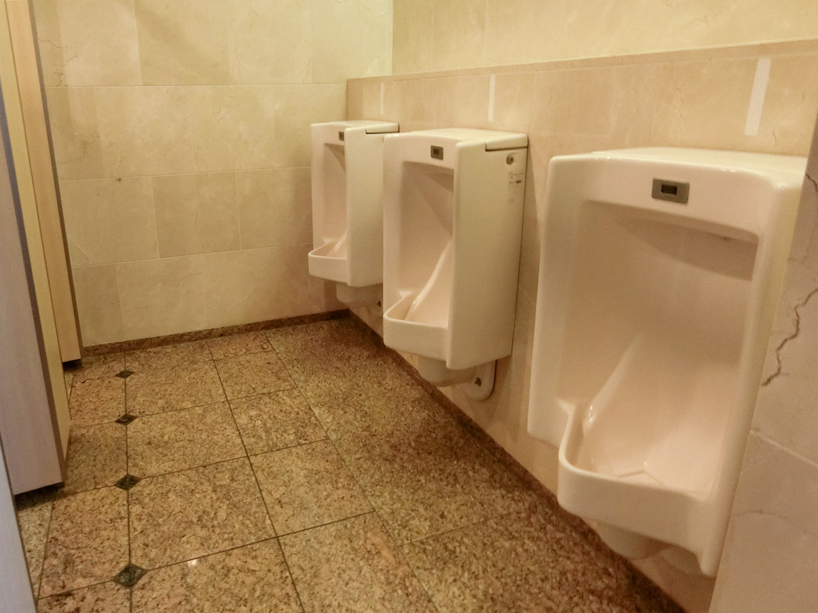 男性用トイレ