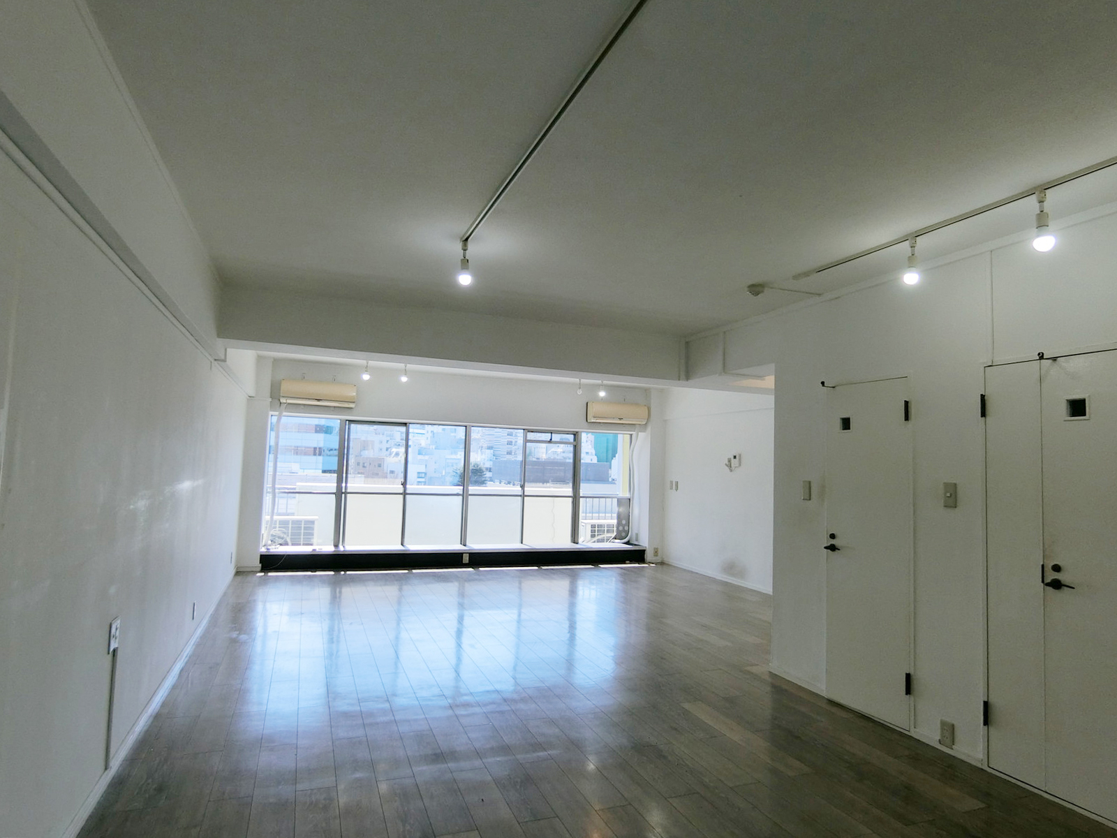 オフィス室内参考場像(8階)