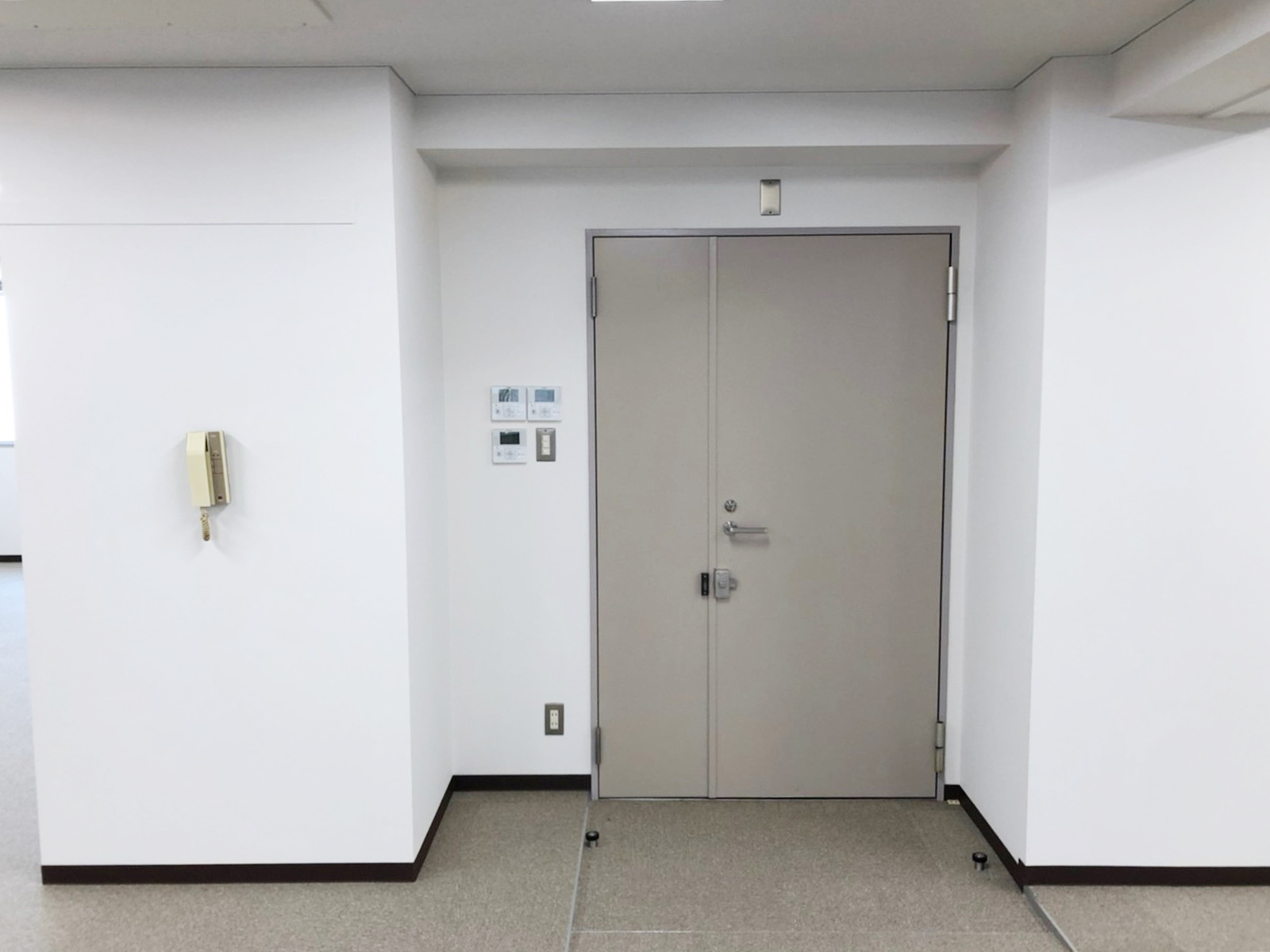 貸室出入口