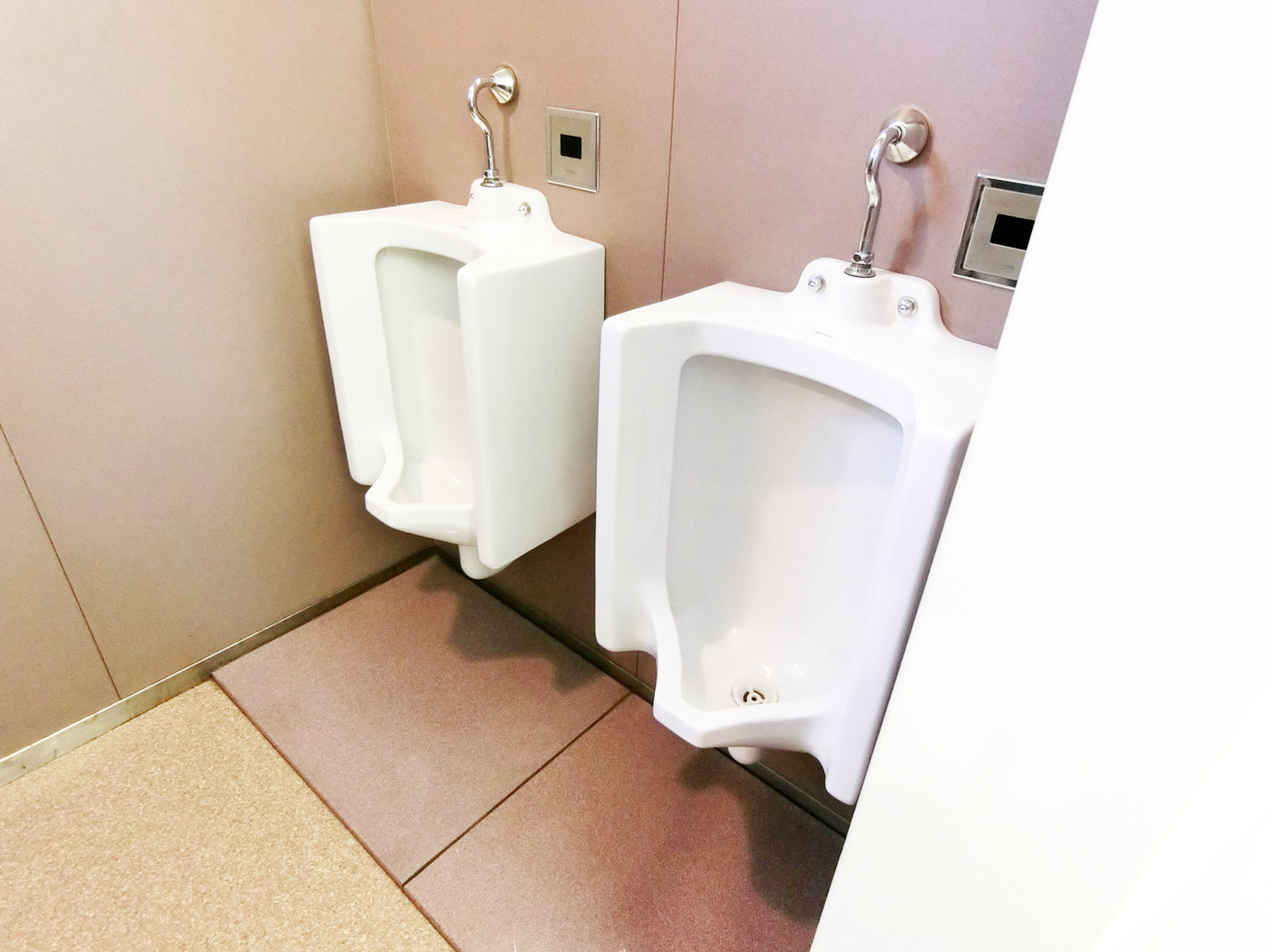 男性用トイレ