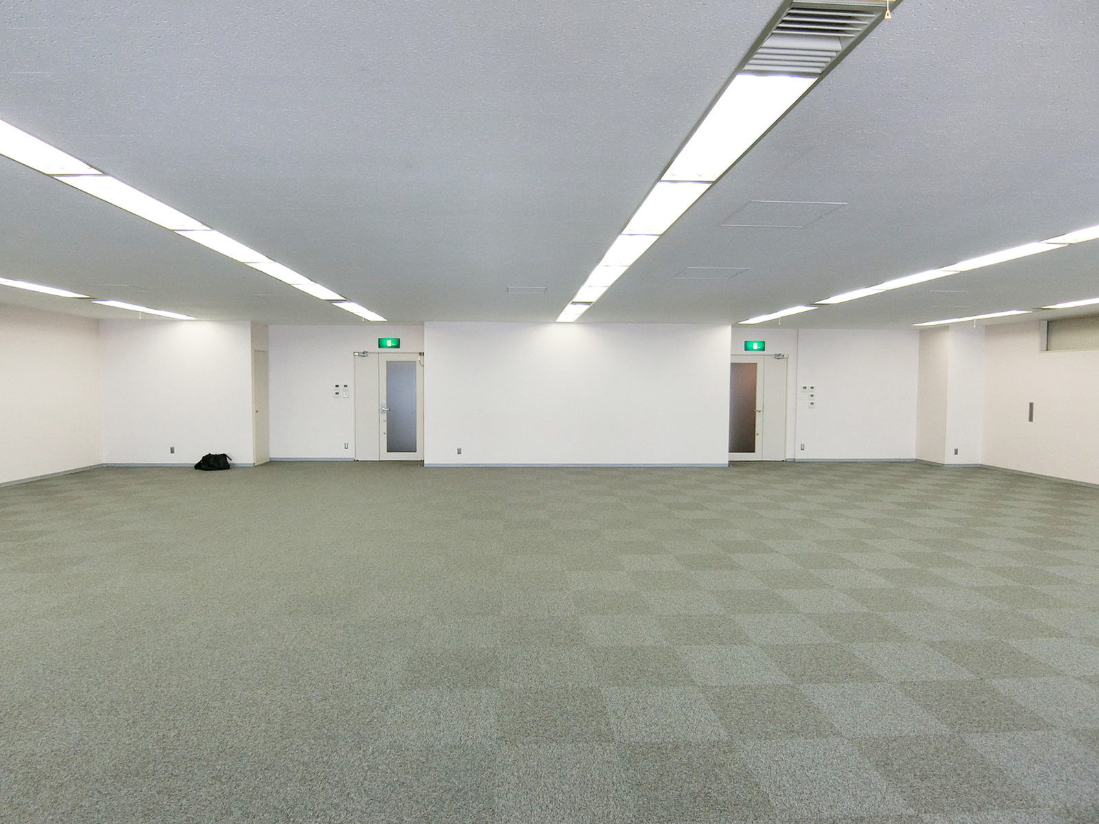 貸室内別角度の様子