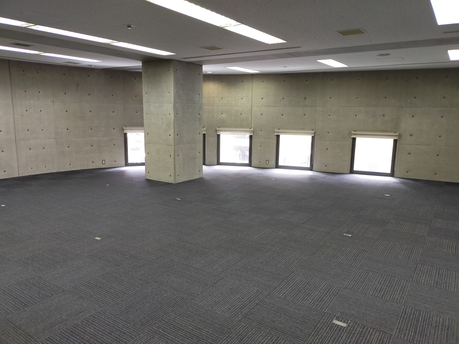 オフィス室内参考画像