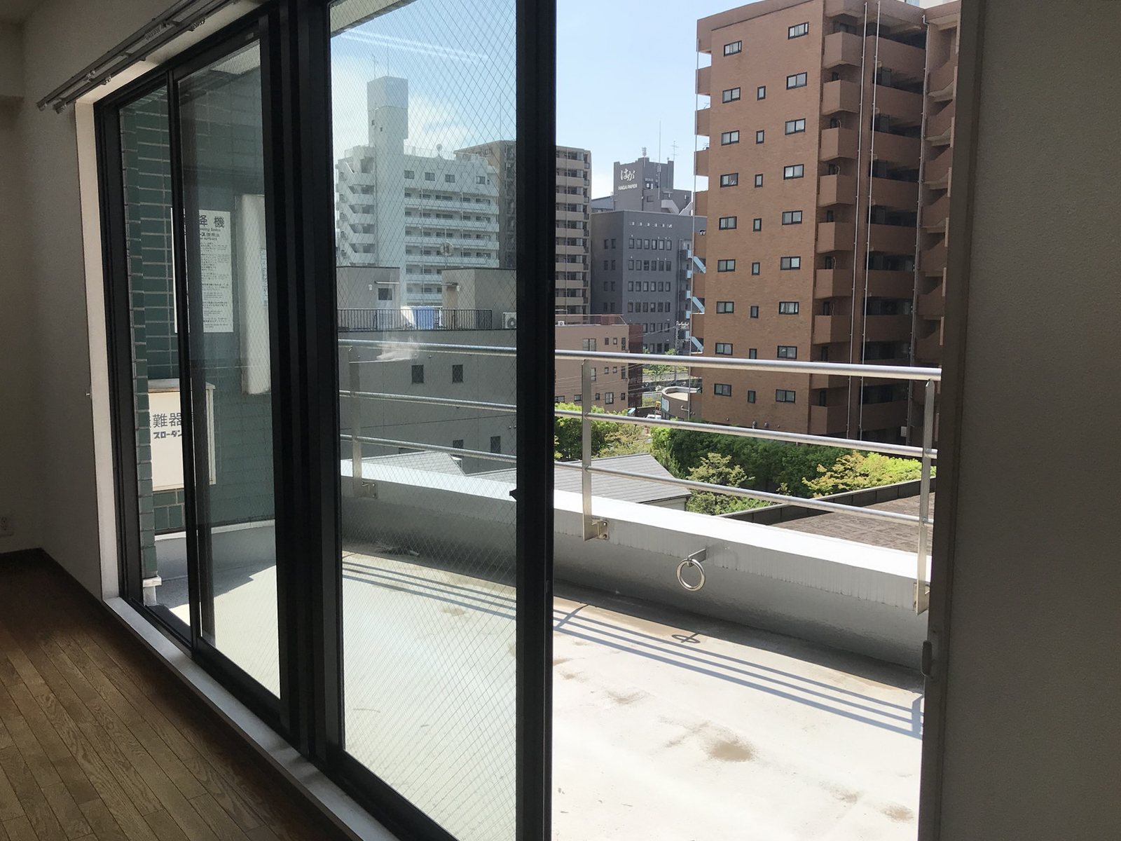窓際の様子