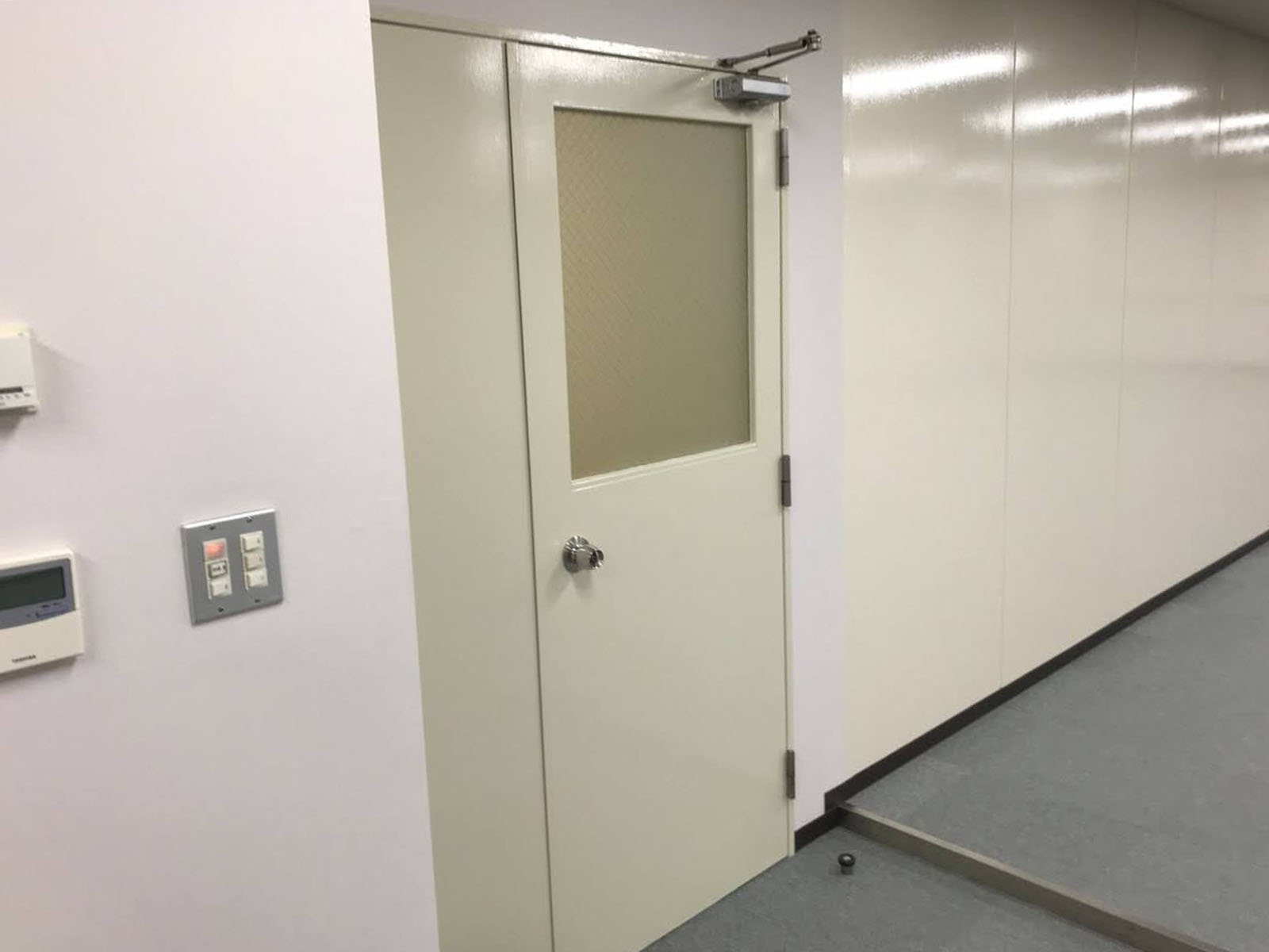貸室出入口