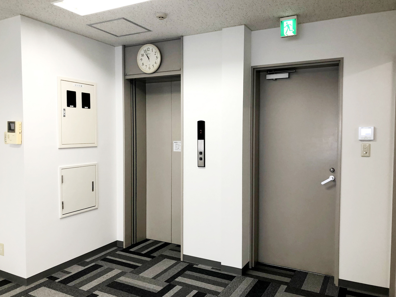 貸室出入口