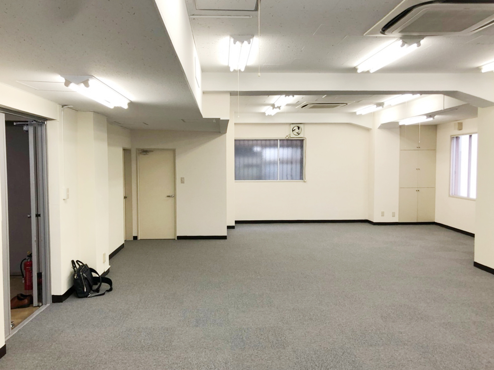 オフィス室内参考画像（3階・約42坪）