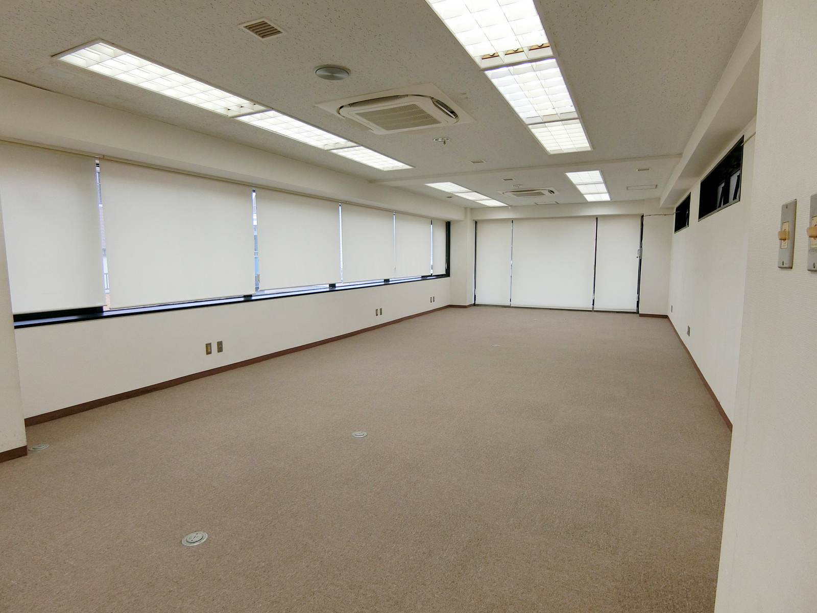 オフィス室内参考画像