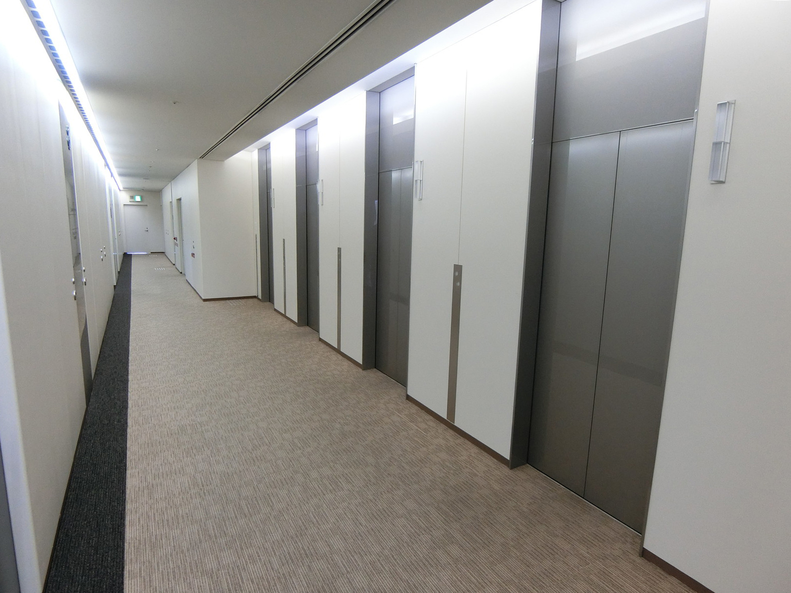 エレベーターホール