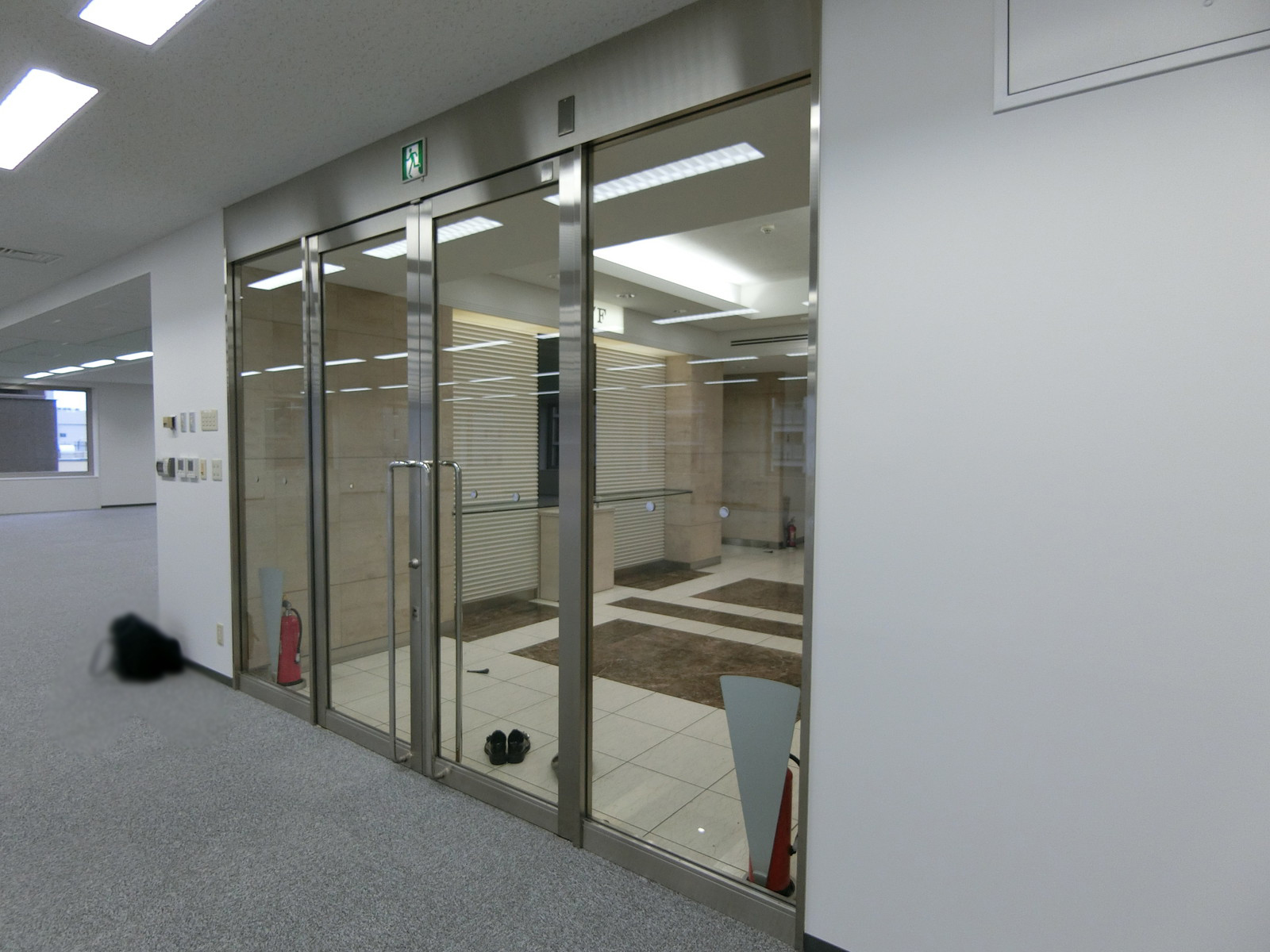 貸室出入り口