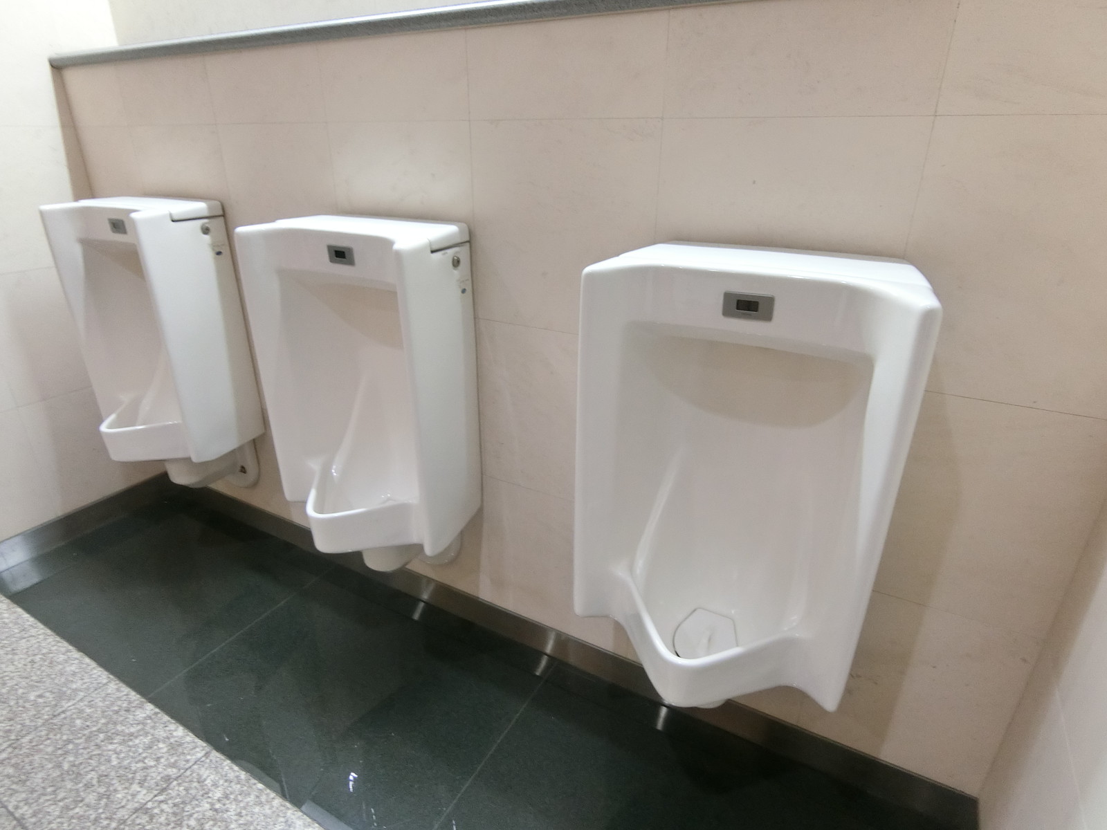 男性用トイレ