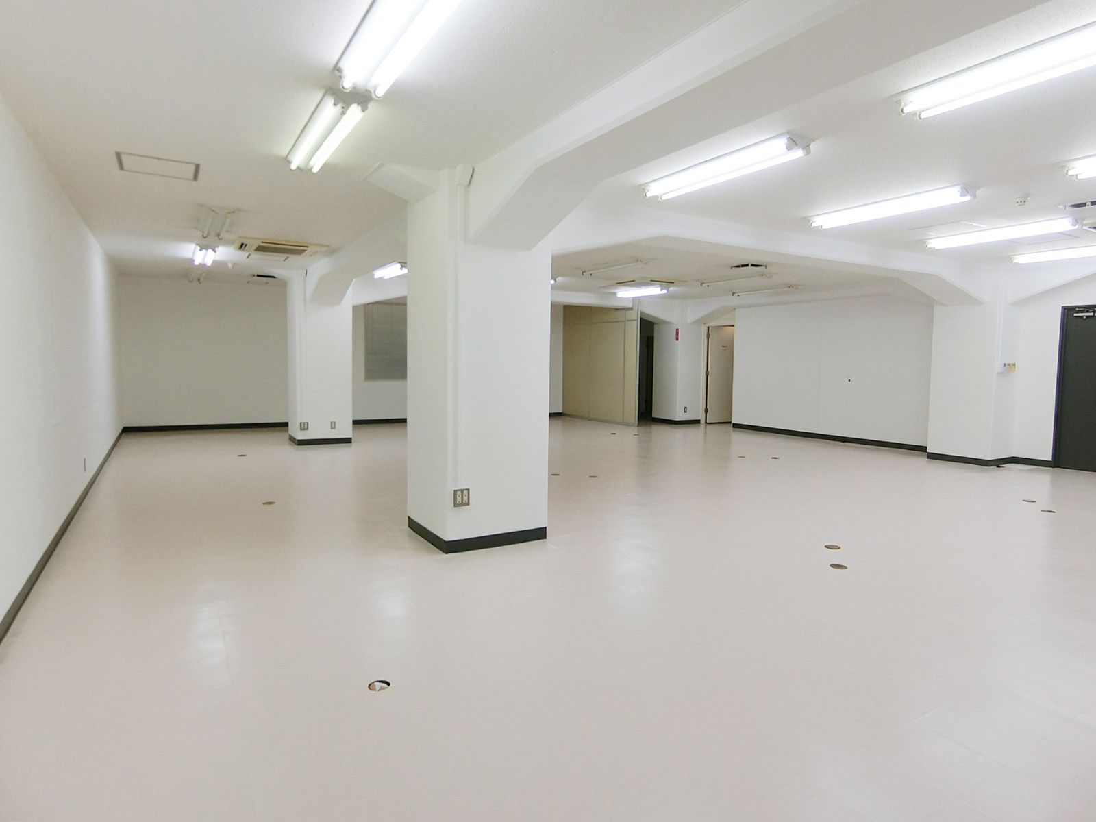 オフィス室内参考画像（4階・約59坪）