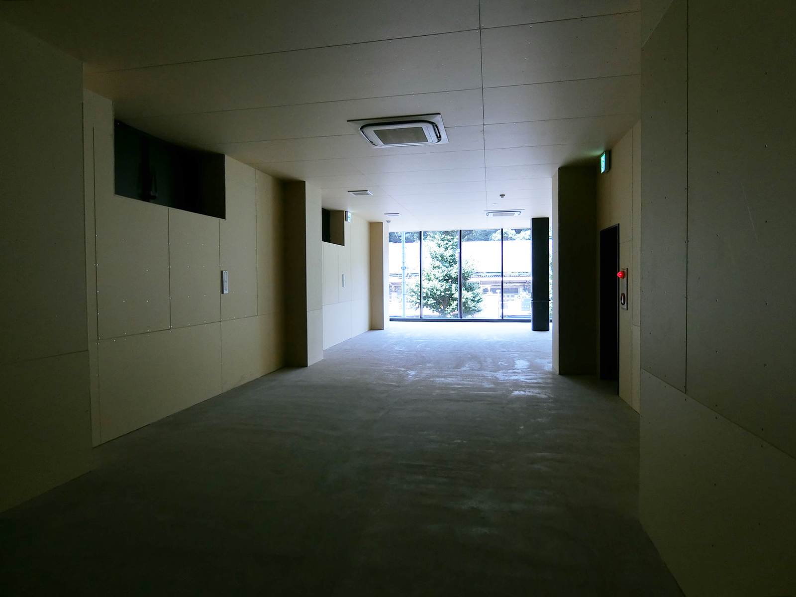 別角度の様子