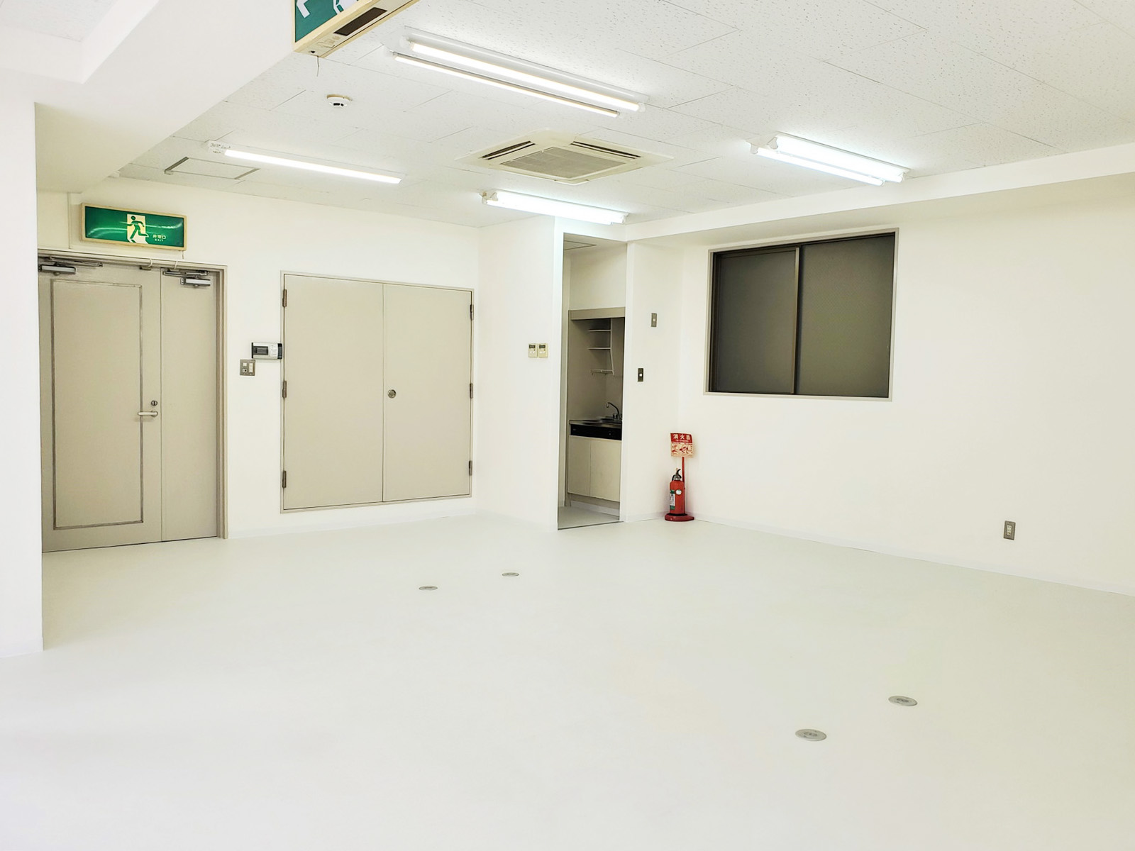 貸室出入口付近の様子