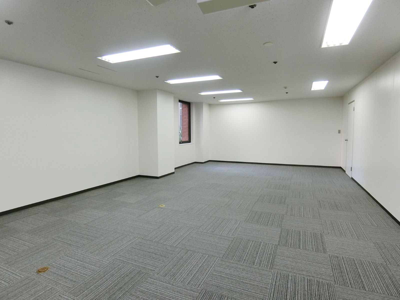 オフィス室内参考画像