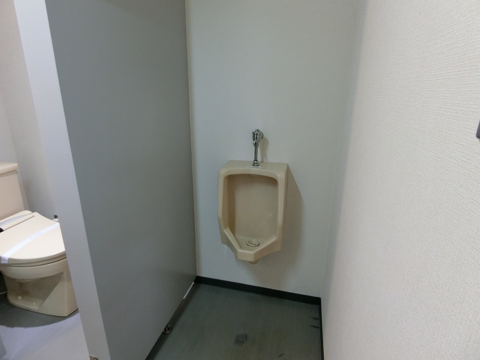 男性用トイレ