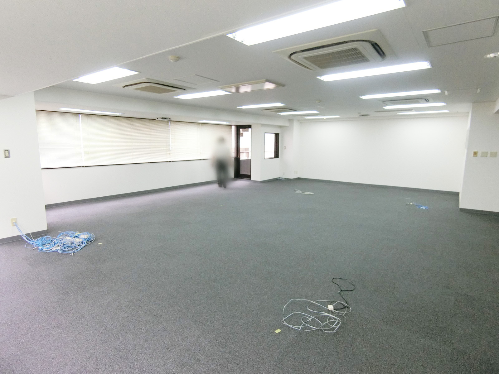 オフィス室内参考画像