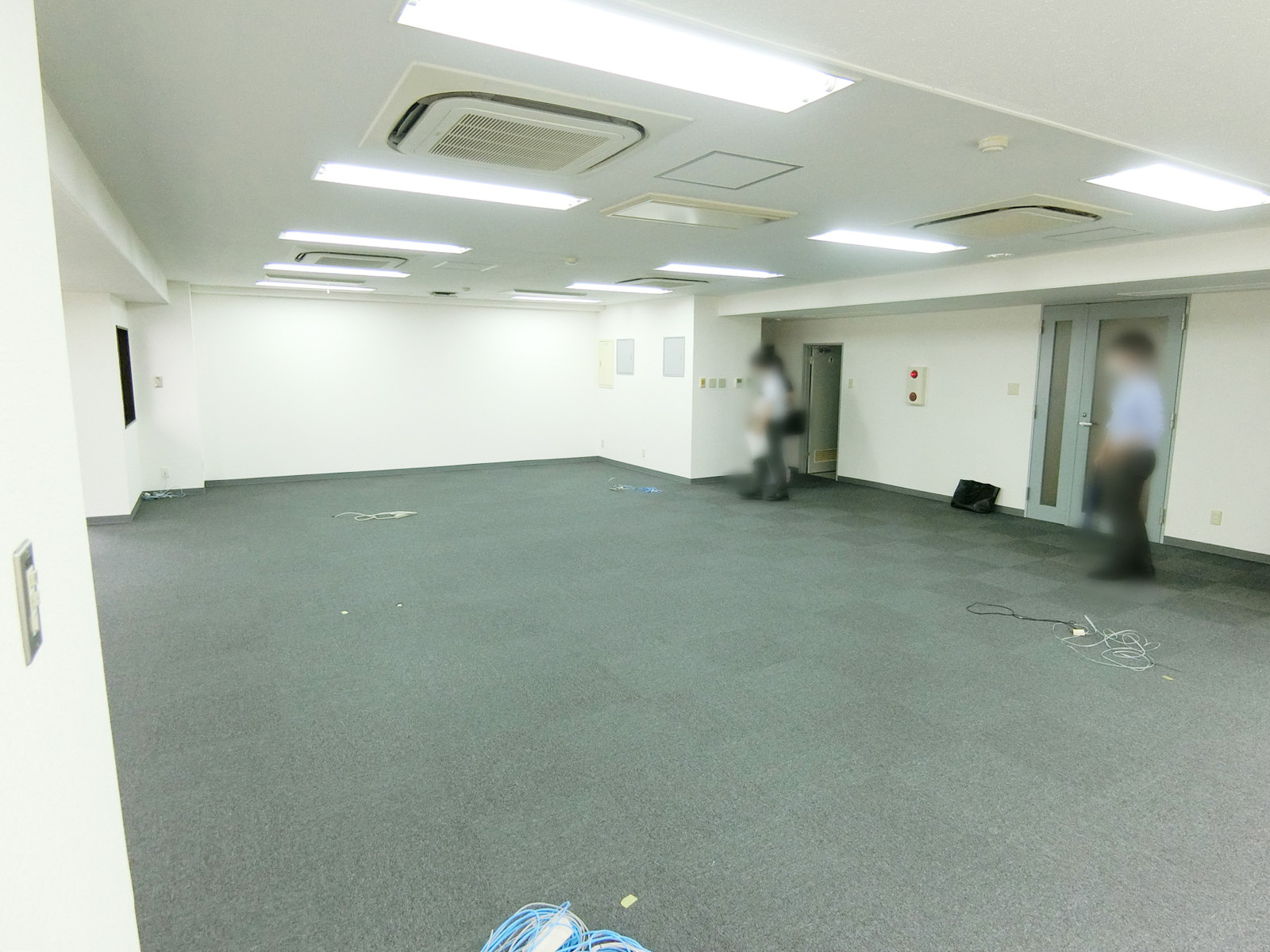 別角度の様子