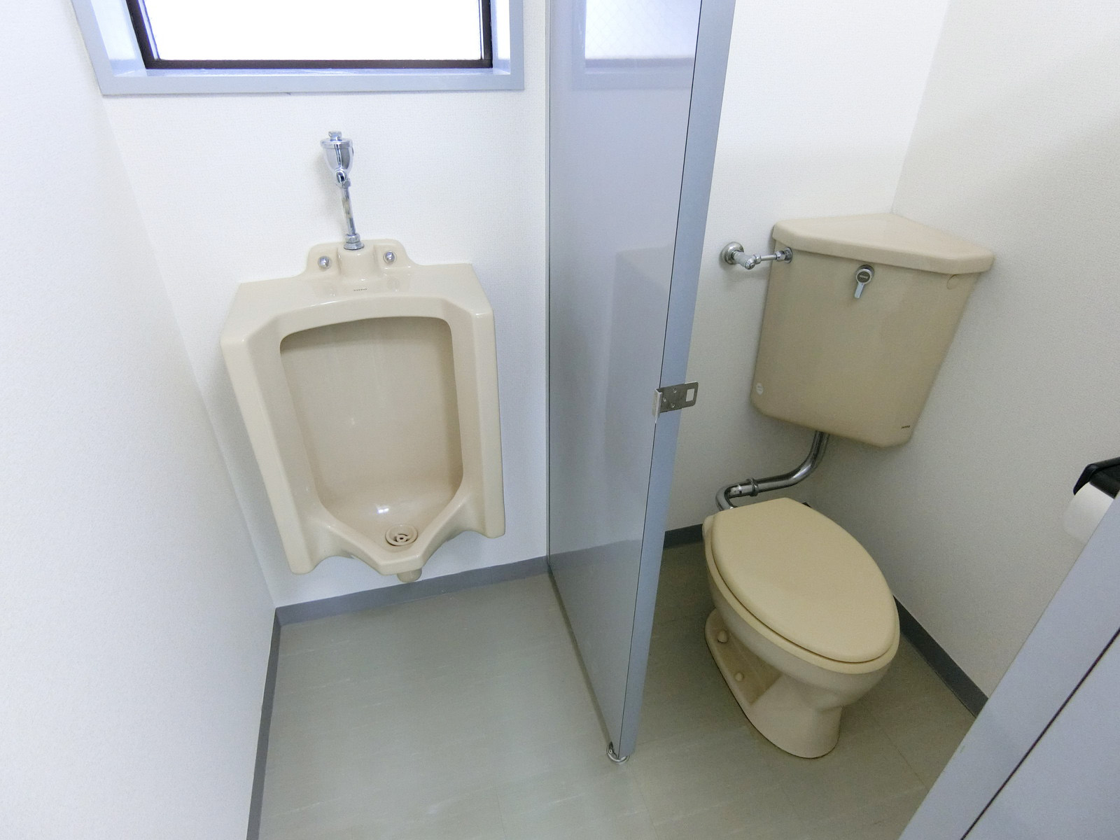 男性用トイレ