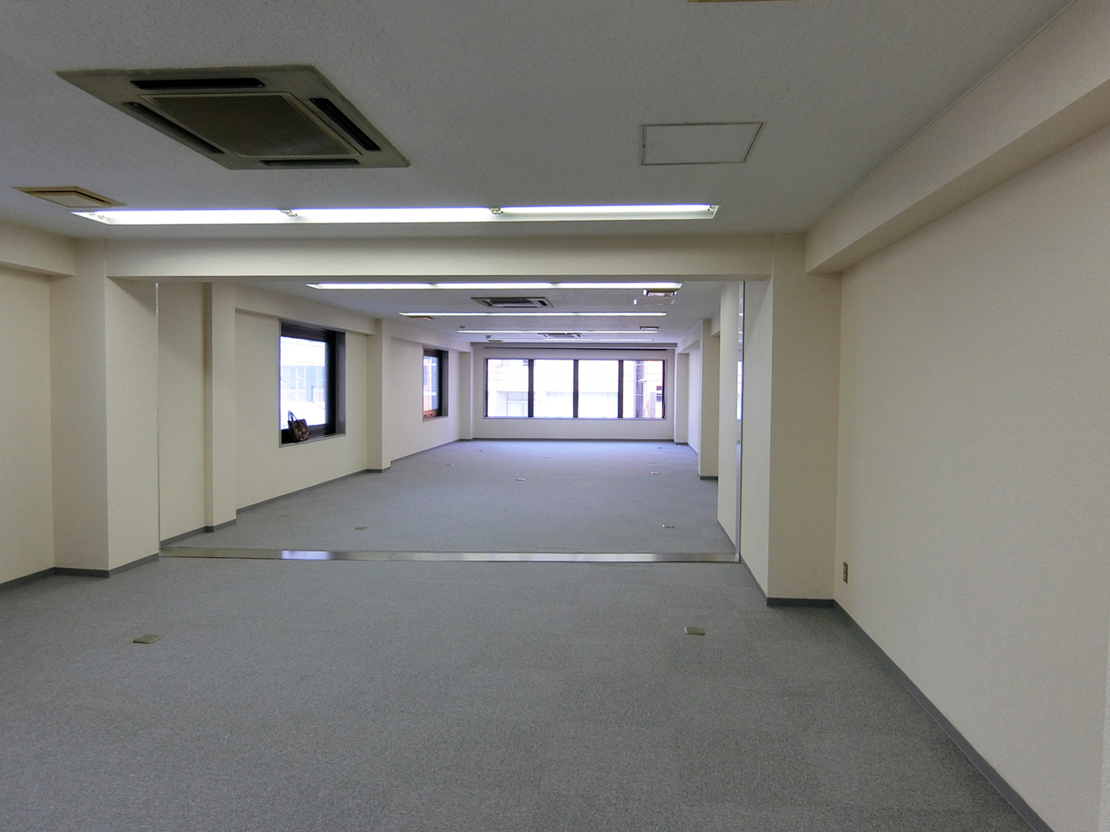 オフィス室内参考画像(3階)