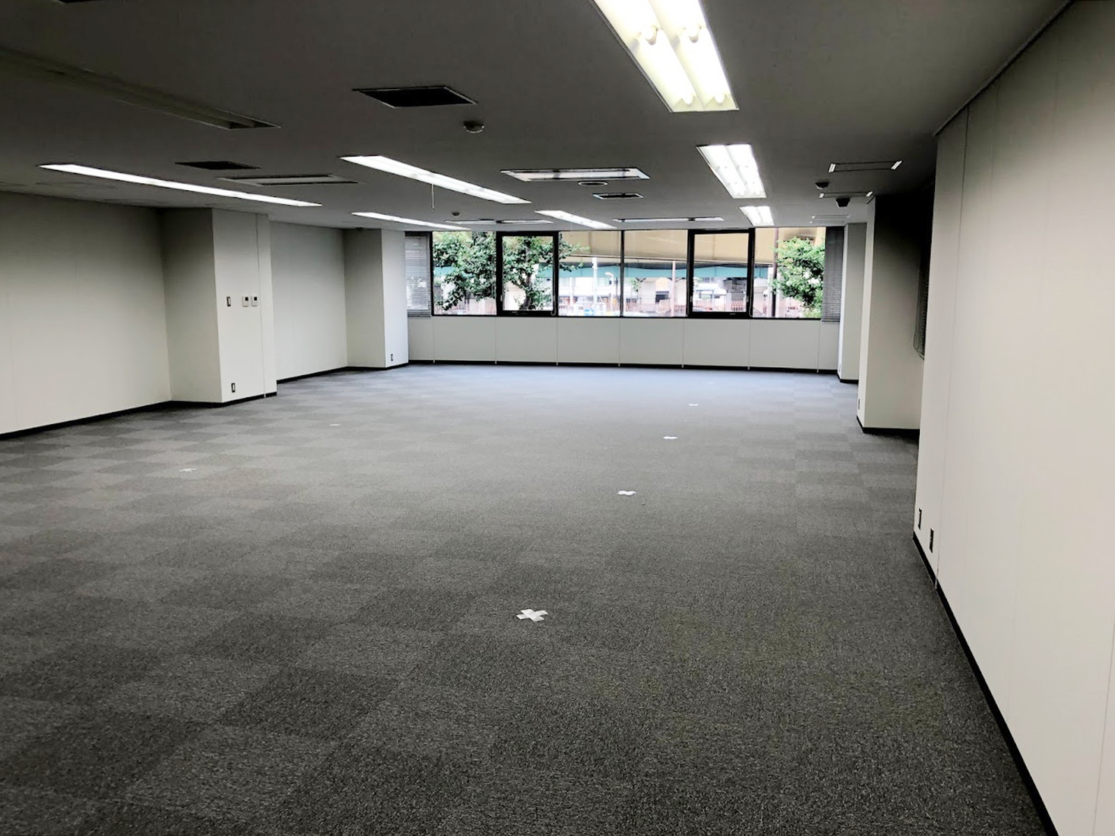 オフィス室内参考画像