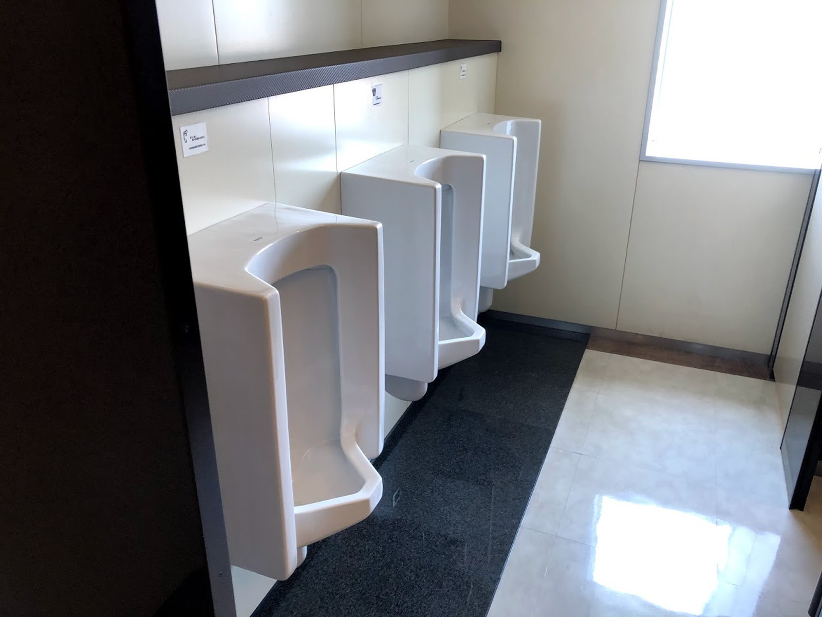 男性用トイレ