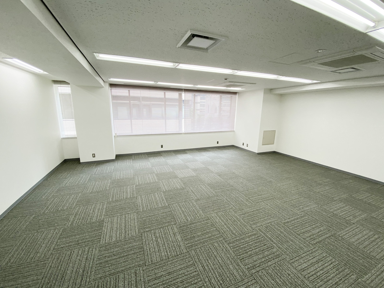 オフィス室内参考画像（3階A・約18坪）