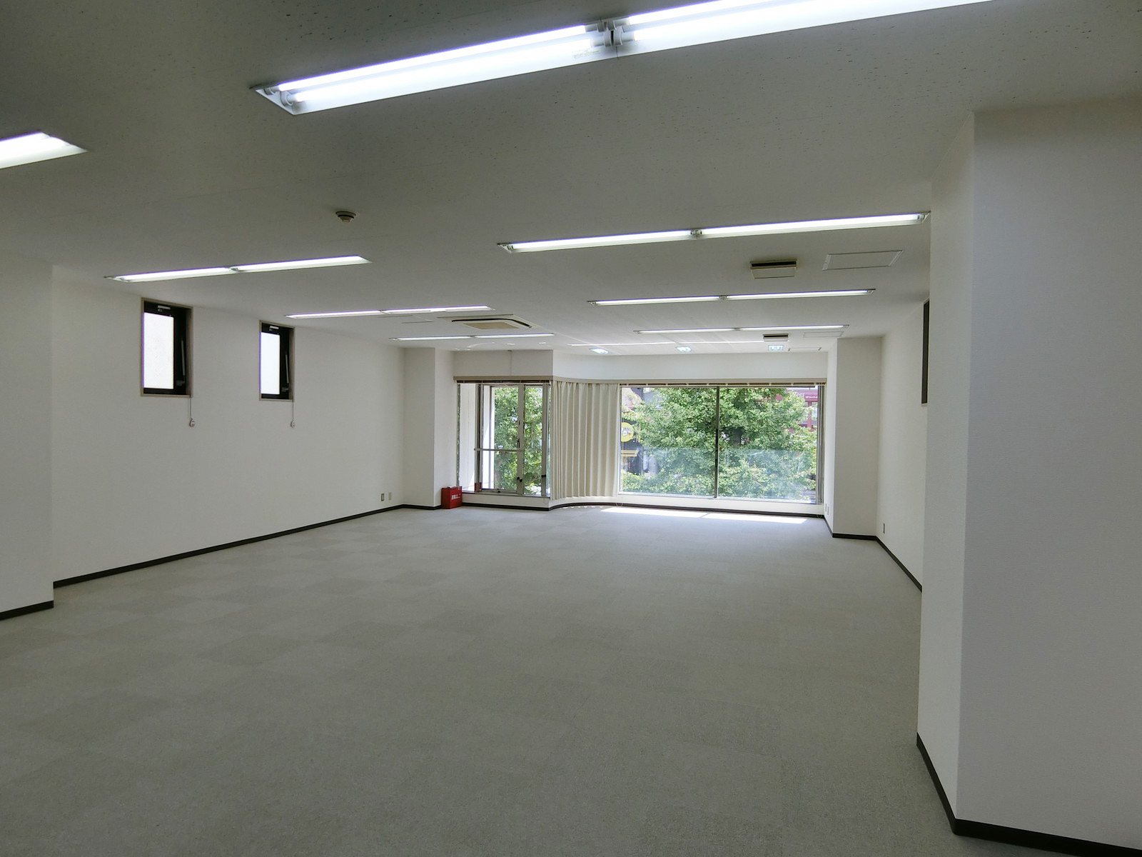オフィス室内参考画像(2階・約37坪)