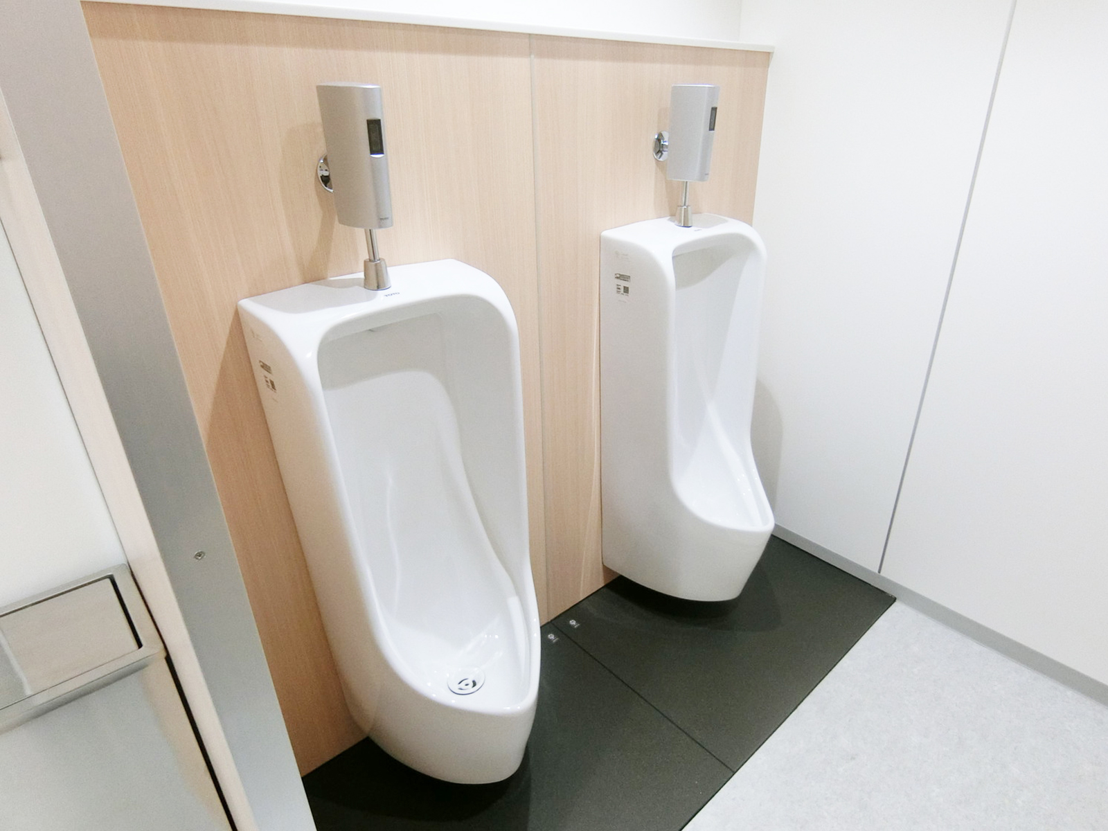 男性用トイレ