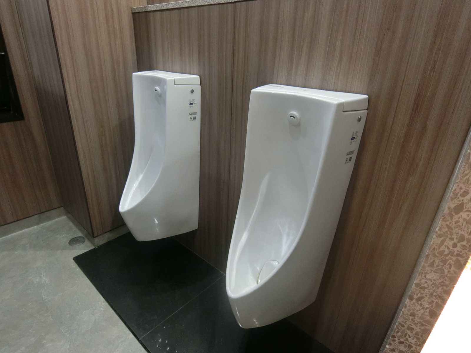 男性用トイレ