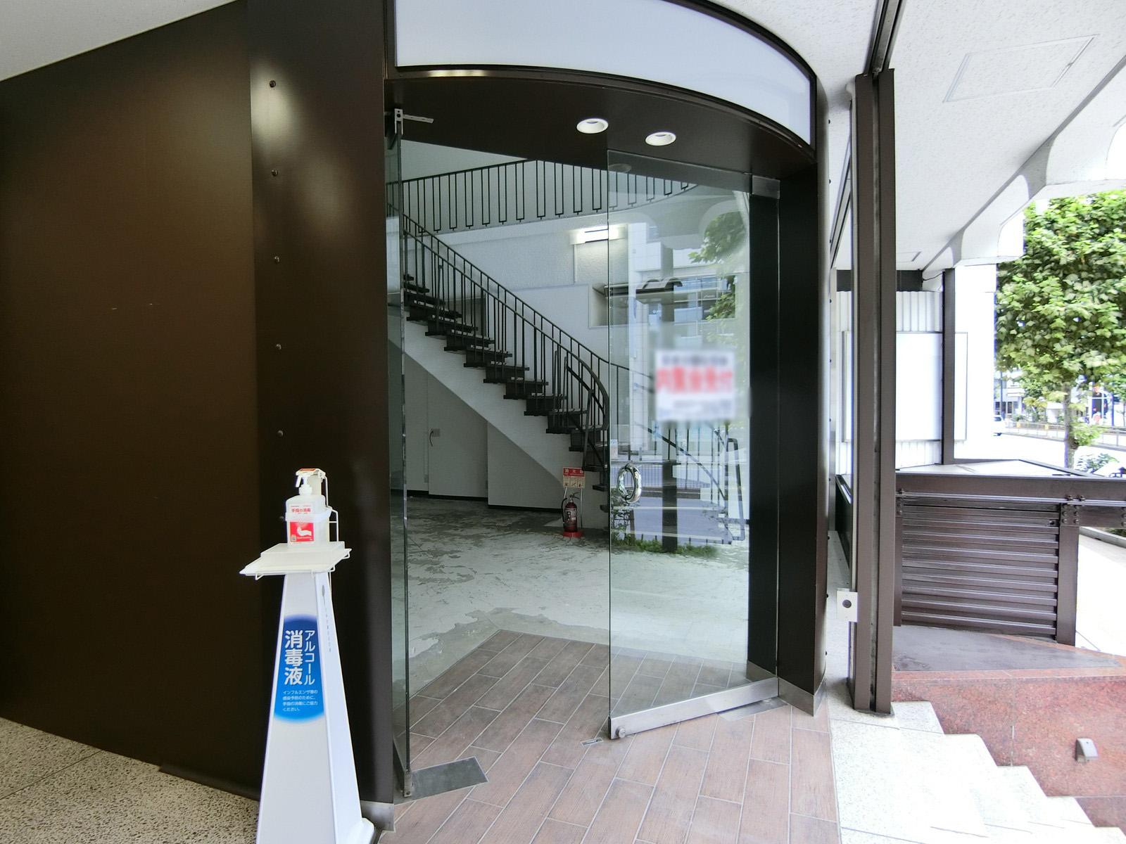 貸室出入り口