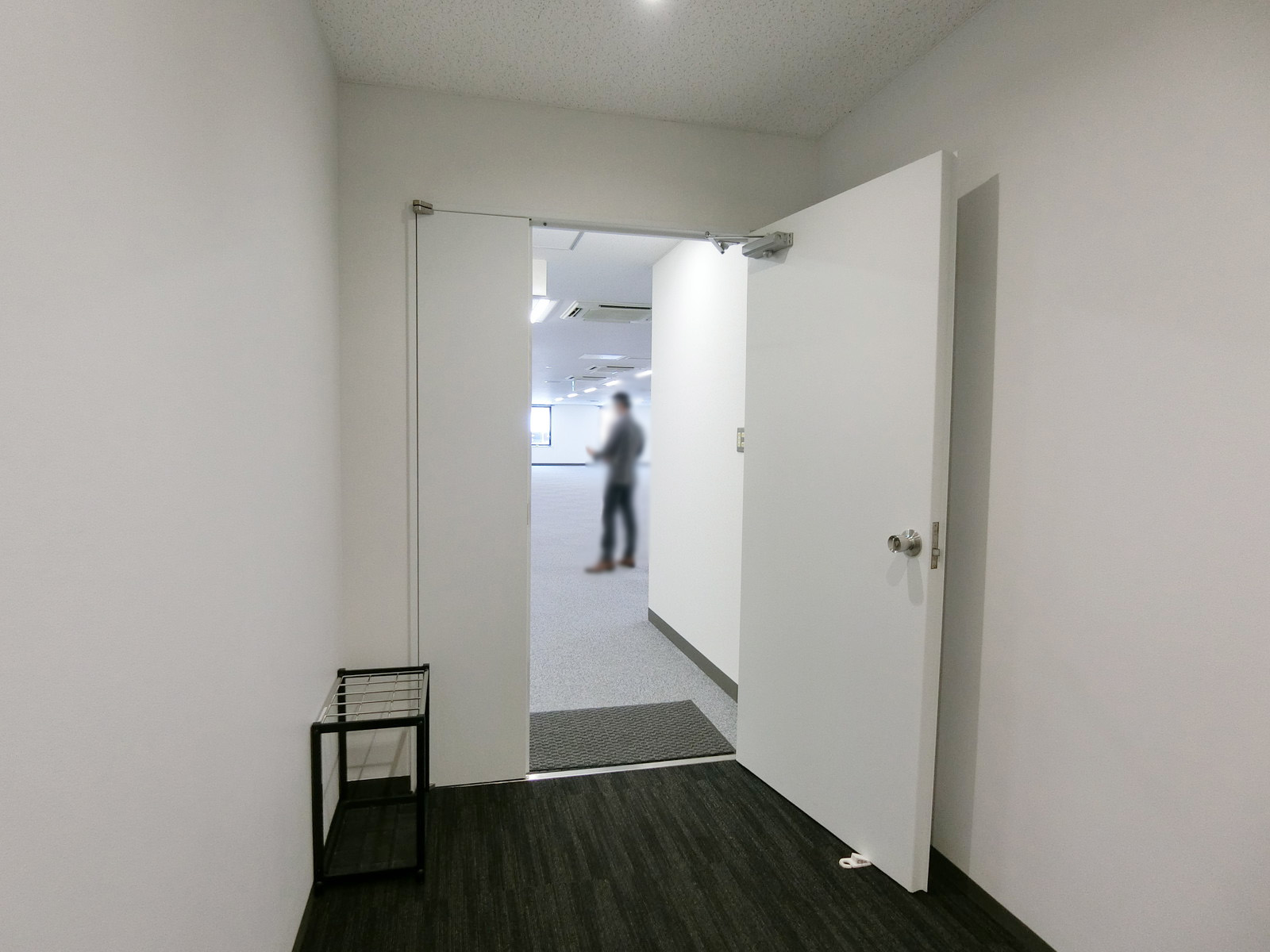 貸室出入り口